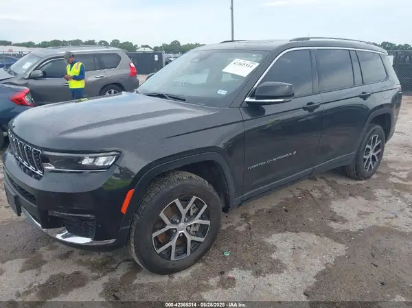 1C4RJKBG2P8841694 2023 JEEP GRAND CHEROKEE - Image 2