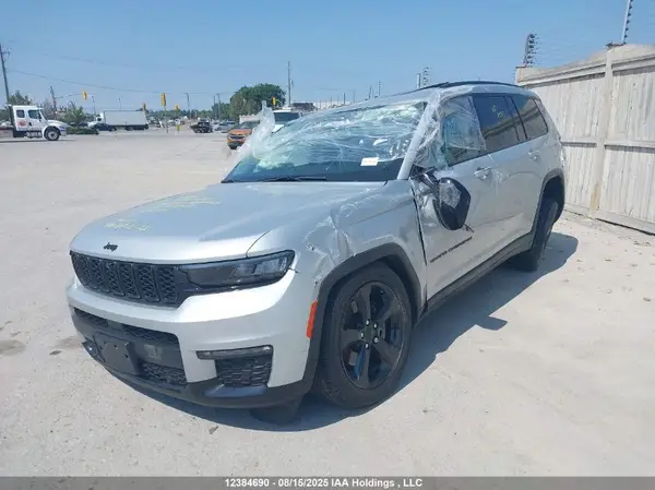 1C4RJKBG2R8928529 2024 JEEP GRAND CHEROKEE - Image 2
