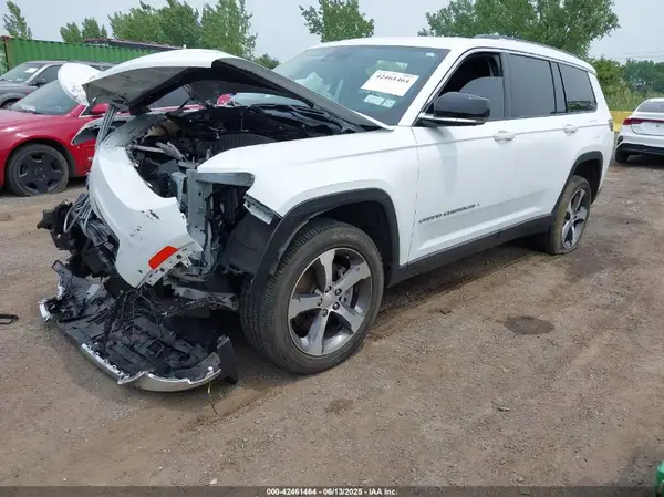 1C4RJKBG3P8792859 2023 JEEP GRAND CHEROKEE - Image 2