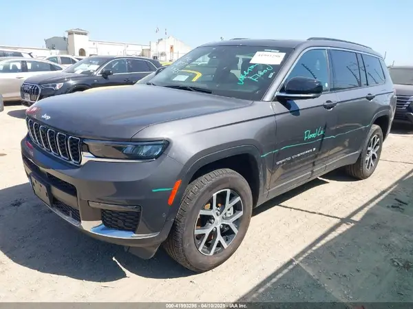 1C4RJKBG5R8603504 2024 JEEP GRAND CHEROKEE - Image 2