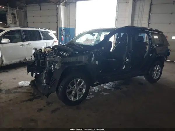 1C4RJKBG6P8733336 2023 JEEP GRAND CHEROKEE - Image 2