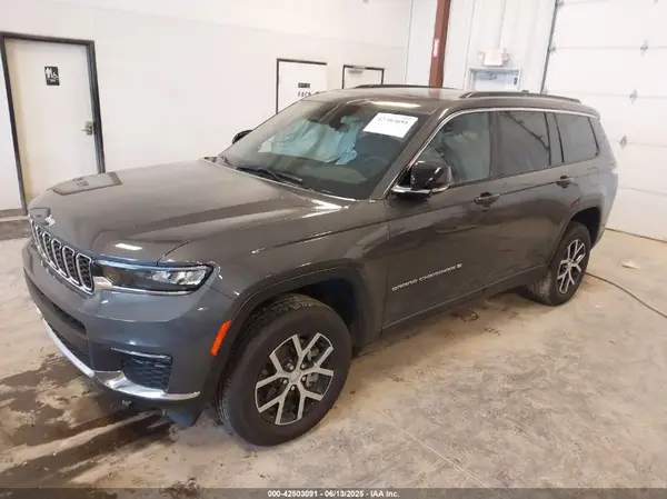 1C4RJKBG6S8675253 2025 JEEP GRAND CHEROKEE - Image 2