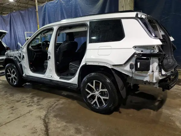 1C4RJKBG7P8806567 2023 JEEP GRAND CHEROKEE - Image 2