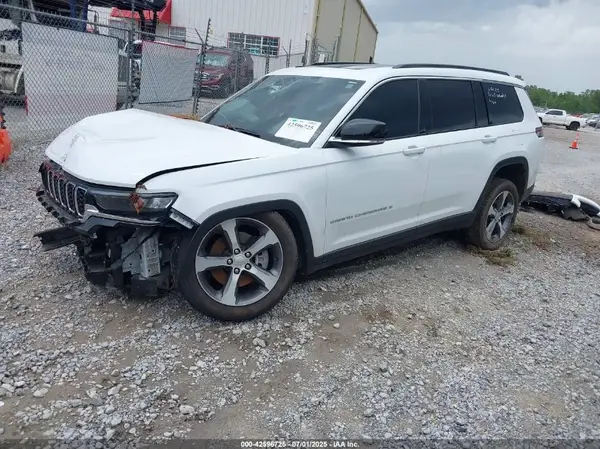 1C4RJKBG7R8500990 2024 JEEP GRAND CHEROKEE - Image 2