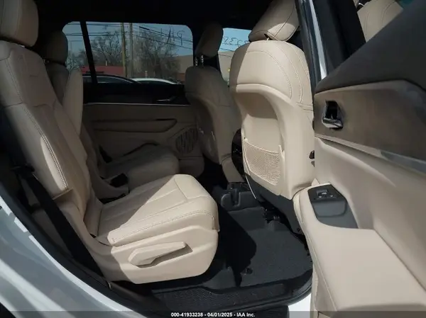 1C4RJKBG7S8677223 2025 JEEP GRAND CHEROKEE - Image 8