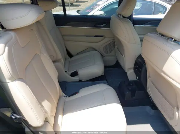1C4RJKBG7S8686200 2025 JEEP GRAND CHEROKEE - Image 8