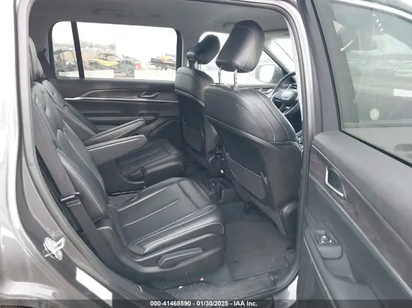 1C4RJKBG8P8844602 2023 JEEP GRAND CHEROKEE - Image 8