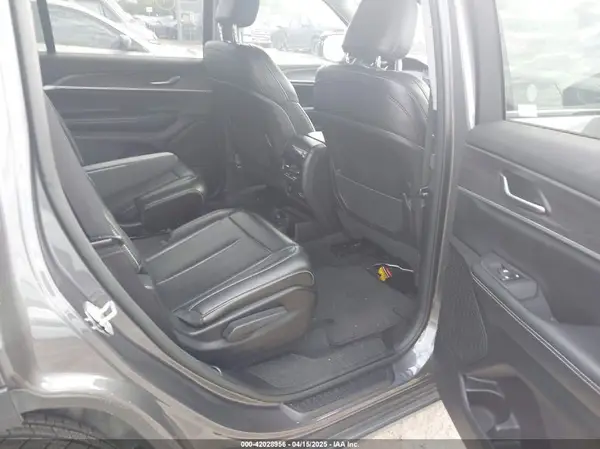 1C4RJKBG8P8844678 2023 JEEP GRAND CHEROKEE - Image 8
