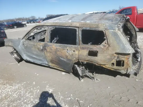 1C4RJKBG8P8887305 2023 JEEP GRAND CHEROKEE - Image 2