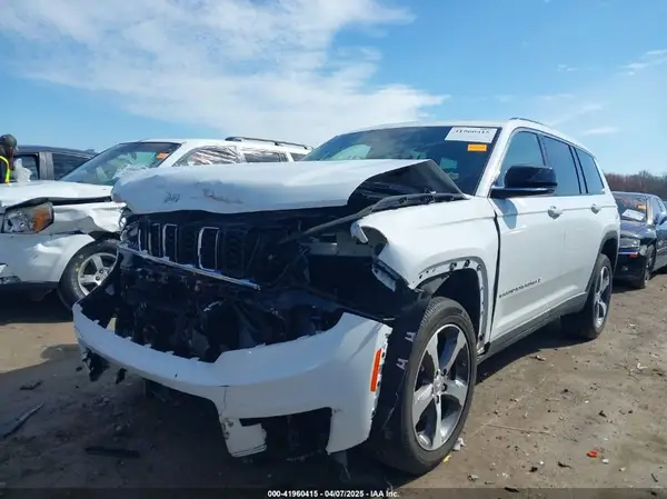 1C4RJKBG9R8523252 2024 JEEP GRAND CHEROKEE - Image 2