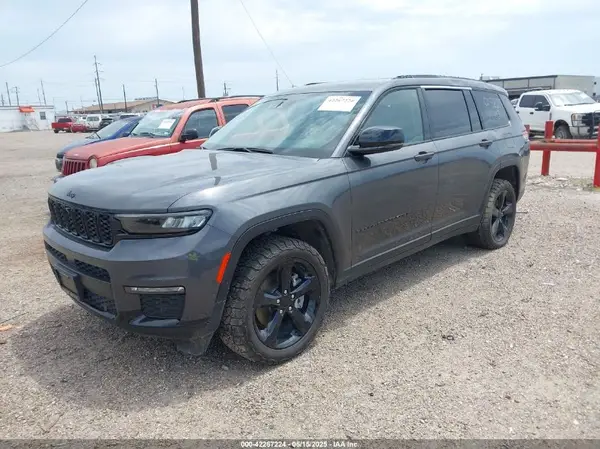 1C4RJKBGXP8702638 2023 JEEP GRAND CHEROKEE - Image 2