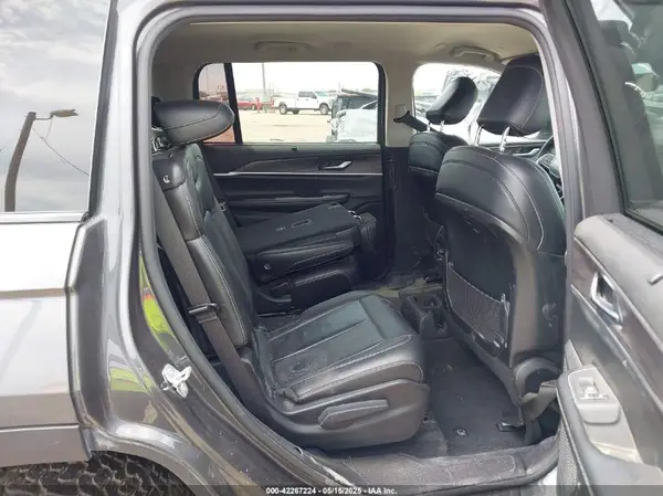 1C4RJKBGXP8702638 2023 JEEP GRAND CHEROKEE - Image 8