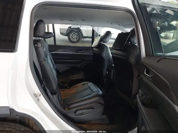 1C4RJKBGXP8767666 2023 JEEP GRAND CHEROKEE - Image 8