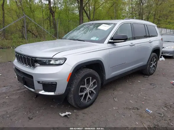 1C4RJKBGXP8796892 2023 JEEP GRAND CHEROKEE - Image 2