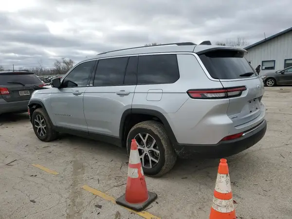 1C4RJKBGXP8888701 2023 JEEP GRAND CHEROKEE - Image 2