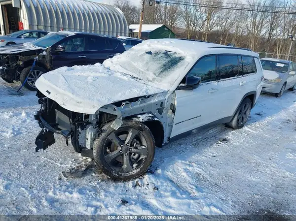 1C4RJKBGXR8580687 2024 JEEP GRAND CHEROKEE - Image 2