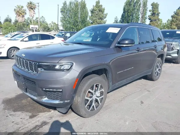 1C4RJKBGXR8603689 2024 JEEP GRAND CHEROKEE - Image 2