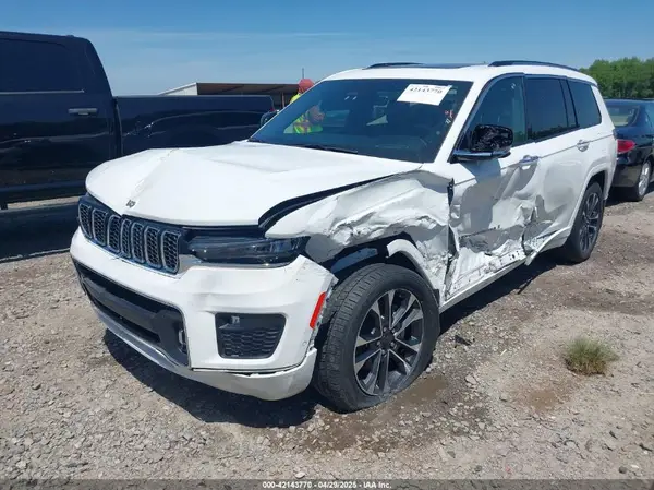 1C4RJKDG9P8109141 2023 JEEP GRAND CHEROKEE - Image 2