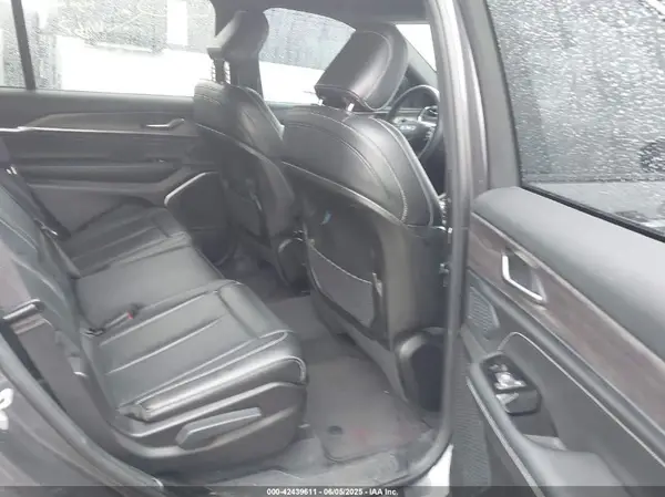 1C4RJKDGXP8875637 2023 JEEP GRAND CHEROKEE - Image 8