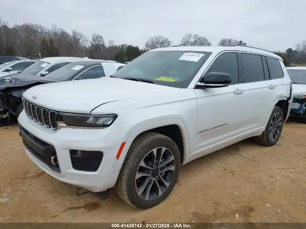 1C4RJKDT9P8107466 2023 JEEP GRAND CHEROKEE - Image 2