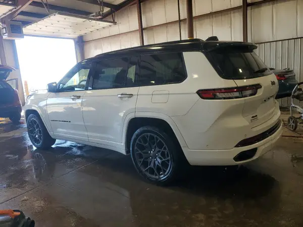 1C4RJKEG2P8831789 2023 JEEP GRAND CHEROKEE - Image 2