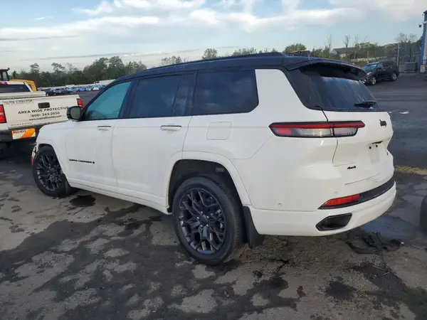 1C4RJKET3P8104206 2023 JEEP GRAND CHEROKEE - Image 2