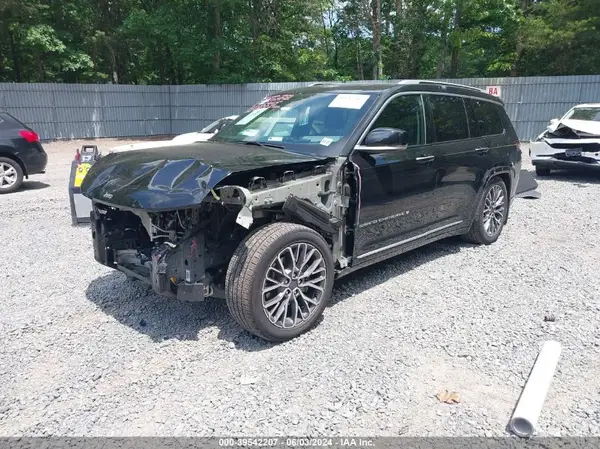 1C4RJKET3P8110118 2023 JEEP GRAND CHEROKEE - Image 2