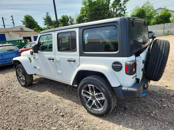 1C4RJXN62RW145268 2024 JEEP WRANGLER - Image 2