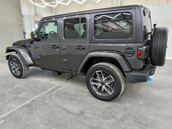1C4RJXN66RW186759 2024 JEEP WRANGLER - Image 2