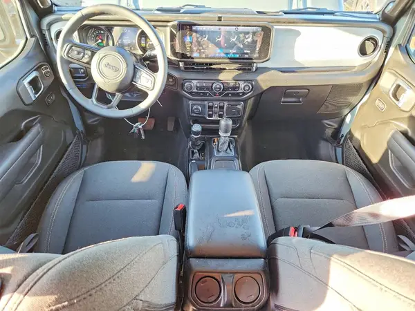2025 JEEP WRANGLER auction photo 8