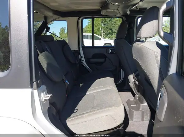 1C4RJXN6XRW234084 2024 JEEP WRANGLER - Image 8
