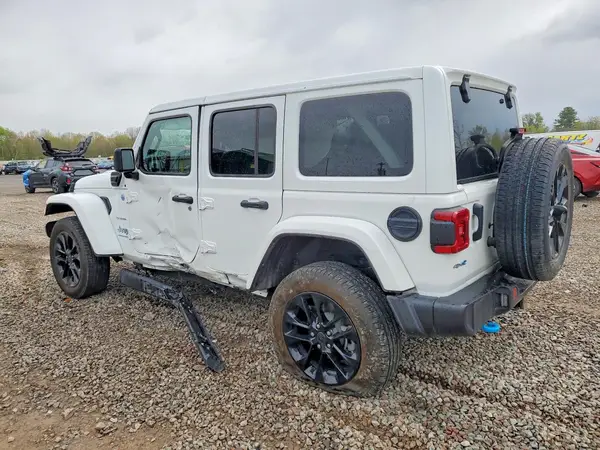 1C4RJXP64RW210697 2024 JEEP WRANGLER - Image 2