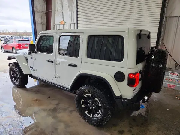 1C4RJXR62RW200683 2024 JEEP WRANGLER - Image 2