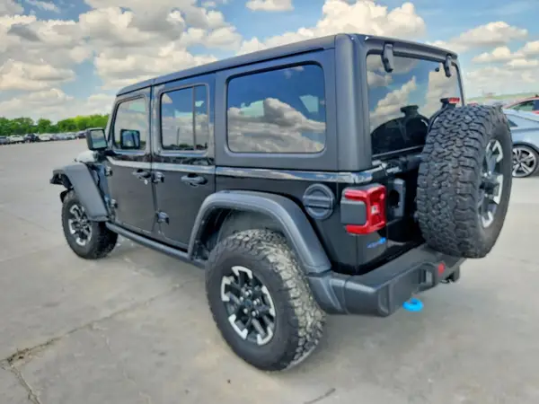 1C4RJXR64RW194501 2024 JEEP WRANGLER - Image 2