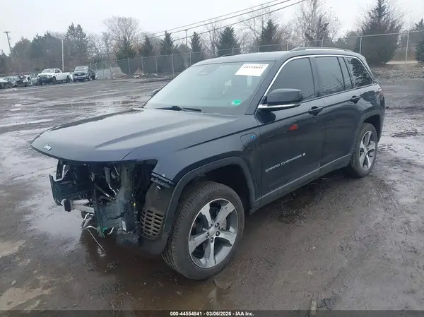 1C4RJYB60P8784714 2023 JEEP GRAND CHEROKEE - Image 2