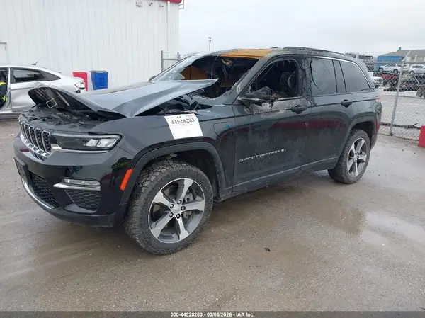 1C4RJYB60P8786883 2023 JEEP GRAND CHEROKEE - Image 2