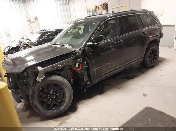 1C4RJYB60P8791694 2023 JEEP GRAND CHEROKEE - Image 2