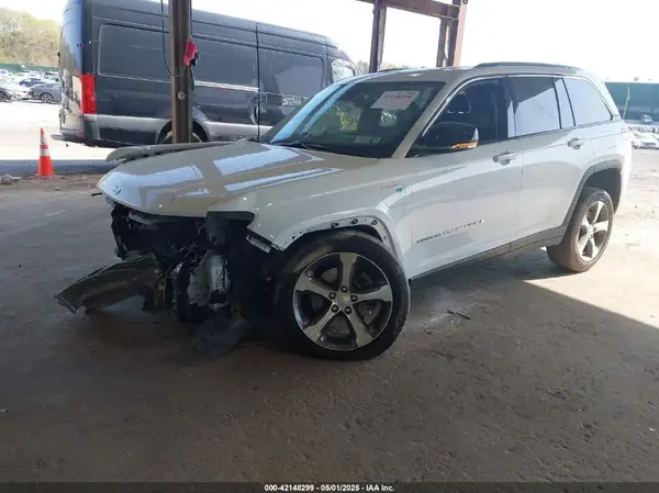 1C4RJYB60P8880567 2023 JEEP GRAND CHEROKEE - Image 2