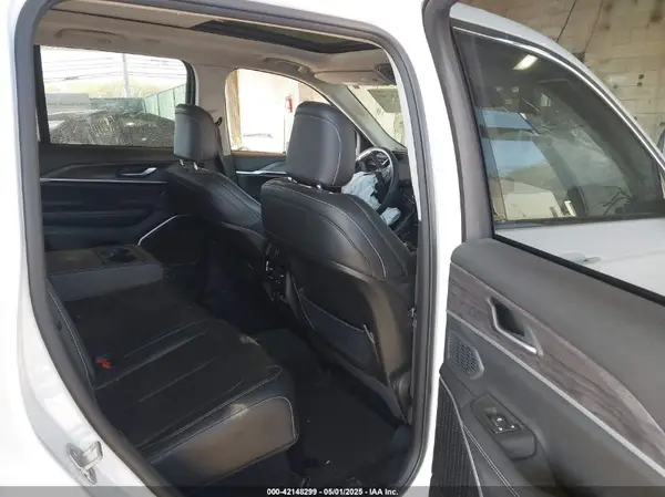 1C4RJYB60P8880567 2023 JEEP GRAND CHEROKEE - Image 8