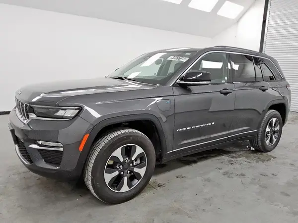 1C4RJYB60PC623938 2023 JEEP GRAND CHEROKEE - Image 1