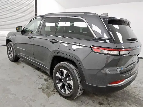 1C4RJYB60PC623938 2023 JEEP GRAND CHEROKEE - Image 2