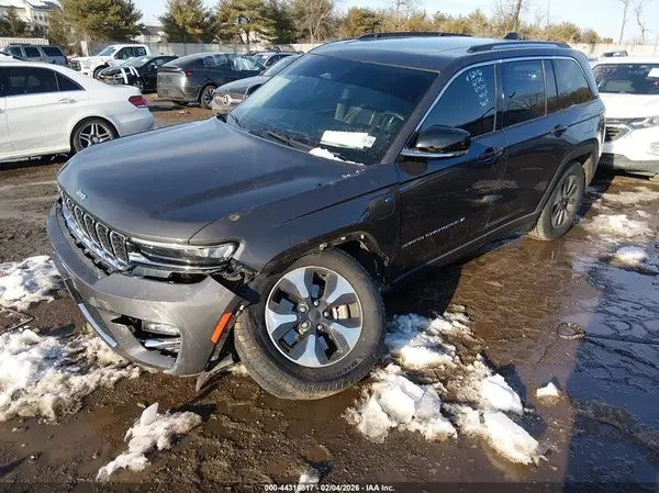 1C4RJYB60PC633370 2023 JEEP GRAND CHEROKEE - Image 2