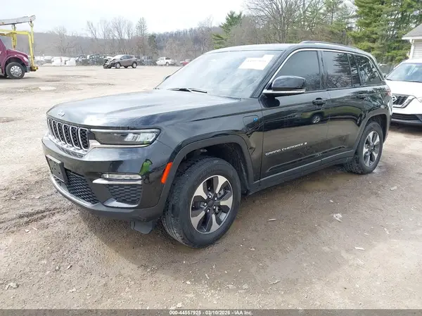 1C4RJYB60PC648953 2023 JEEP GRAND CHEROKEE - Image 2