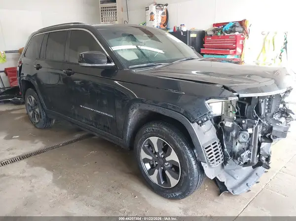 1C4RJYB60PC670211 2023 JEEP GRAND CHEROKEE - Image 1
