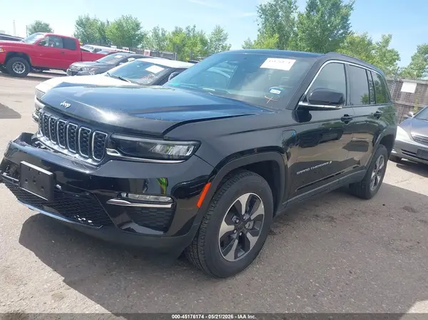 1C4RJYB60R8516961 2024 JEEP GRAND CHEROKEE - Image 2