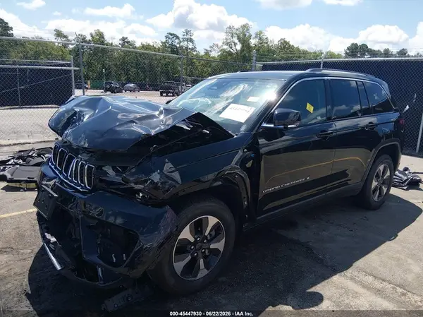 1C4RJYB60R8958249 2024 JEEP GRAND CHEROKEE - Image 2