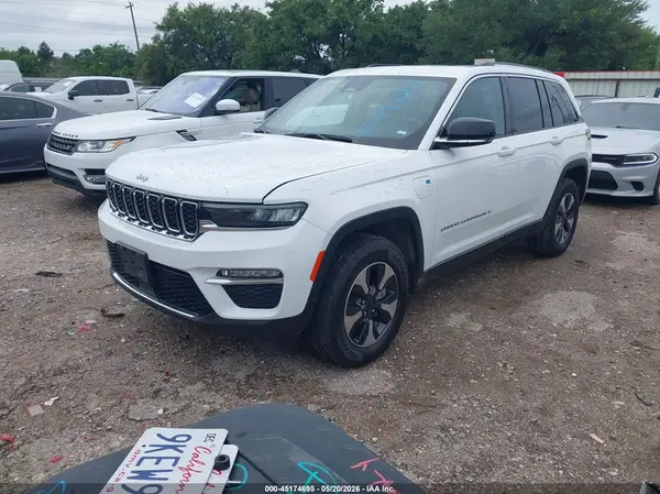 1C4RJYB60R8958686 2024 JEEP GRAND CHEROKEE - Image 2