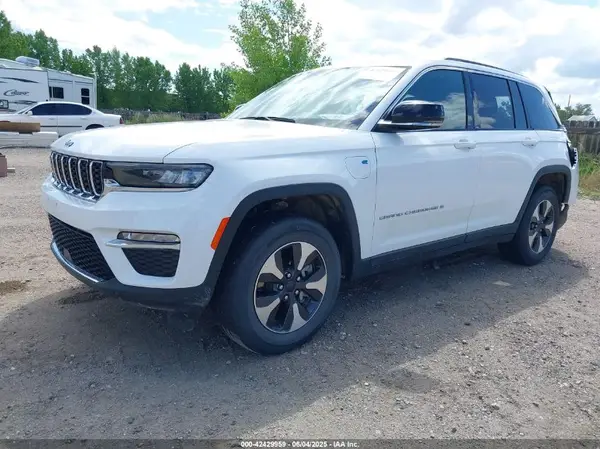 1C4RJYB60RC120171 2024 JEEP GRAND CHEROKEE - Image 2