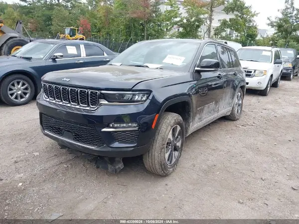 1C4RJYB60RC125063 2024 JEEP GRAND CHEROKEE - Image 2