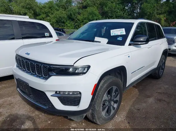 1C4RJYB60RC720527 2024 JEEP GRAND CHEROKEE - Image 2